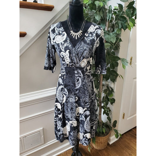 Haani Women's Black Paisley Polyester V-Neck Half Sleeve Knee Length Dress Large