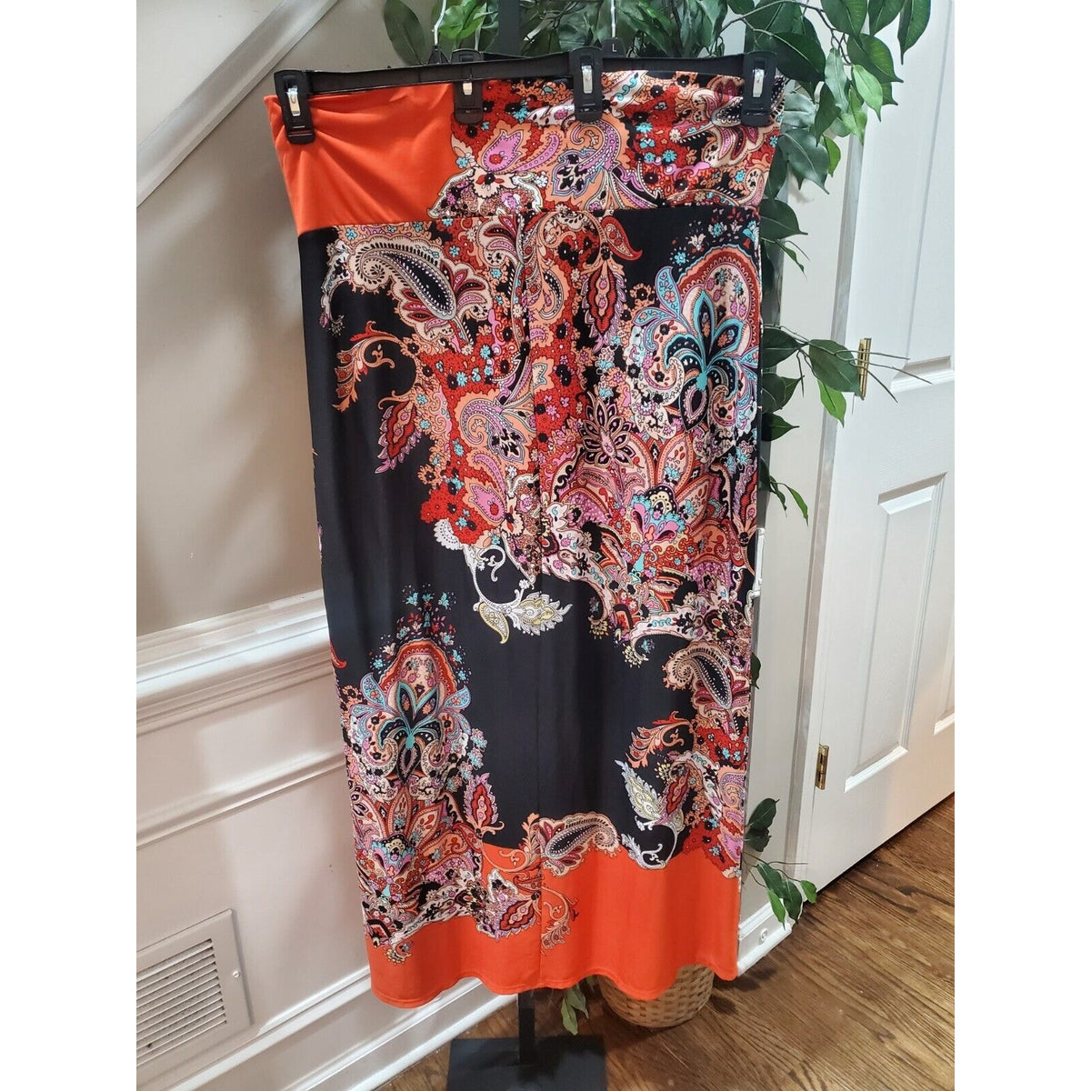 Soho Apparel Women's Black & Orange Paisley Polyester Long Skirt Size X-Large