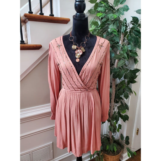 Chelsea & Violet Women's Pink 100% Rayon V-Neck Long Sleeve Knee Length Dress M