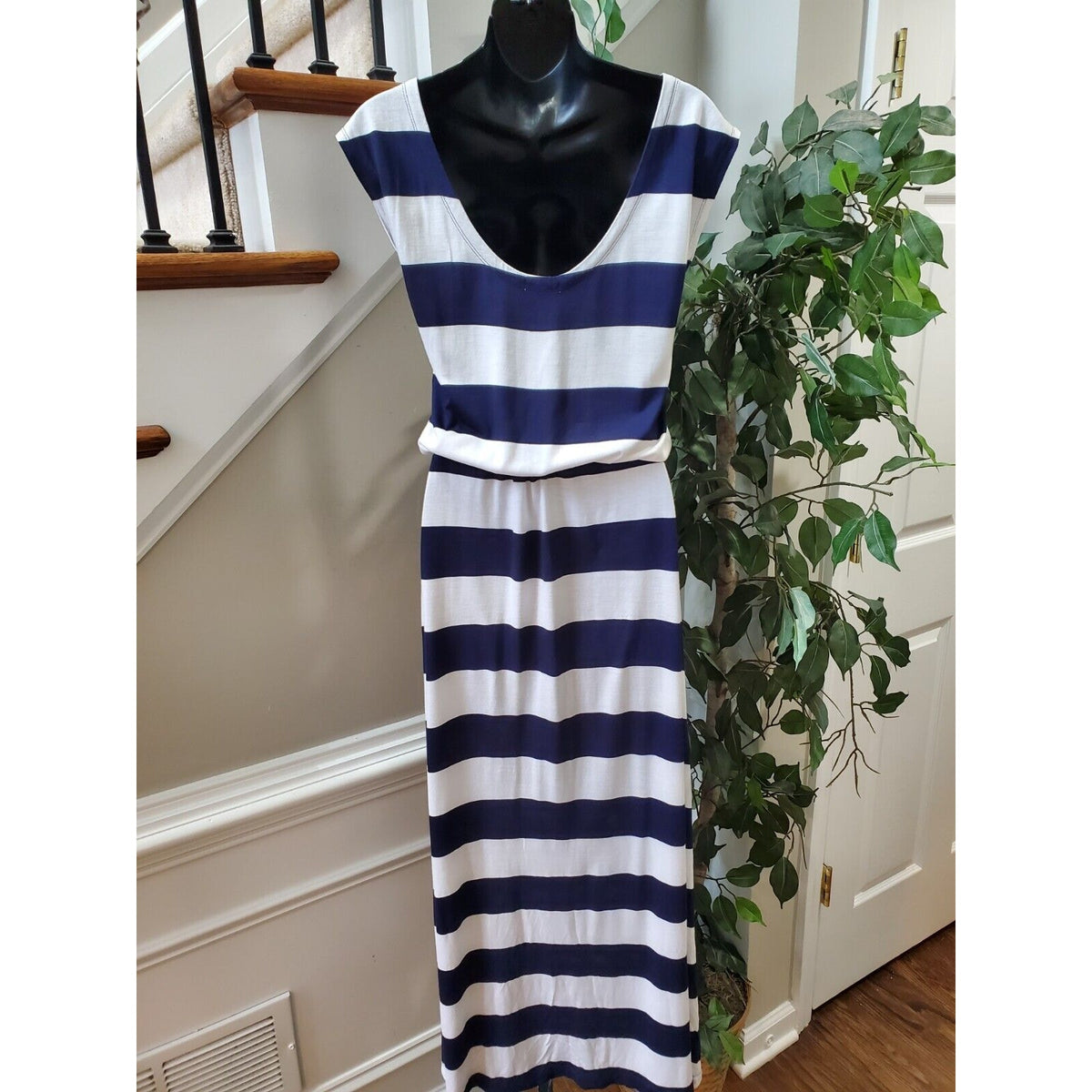 Gap Women's Blue & White Rayon Round Neck Sleeveless Casual Long Maxi Dress XS