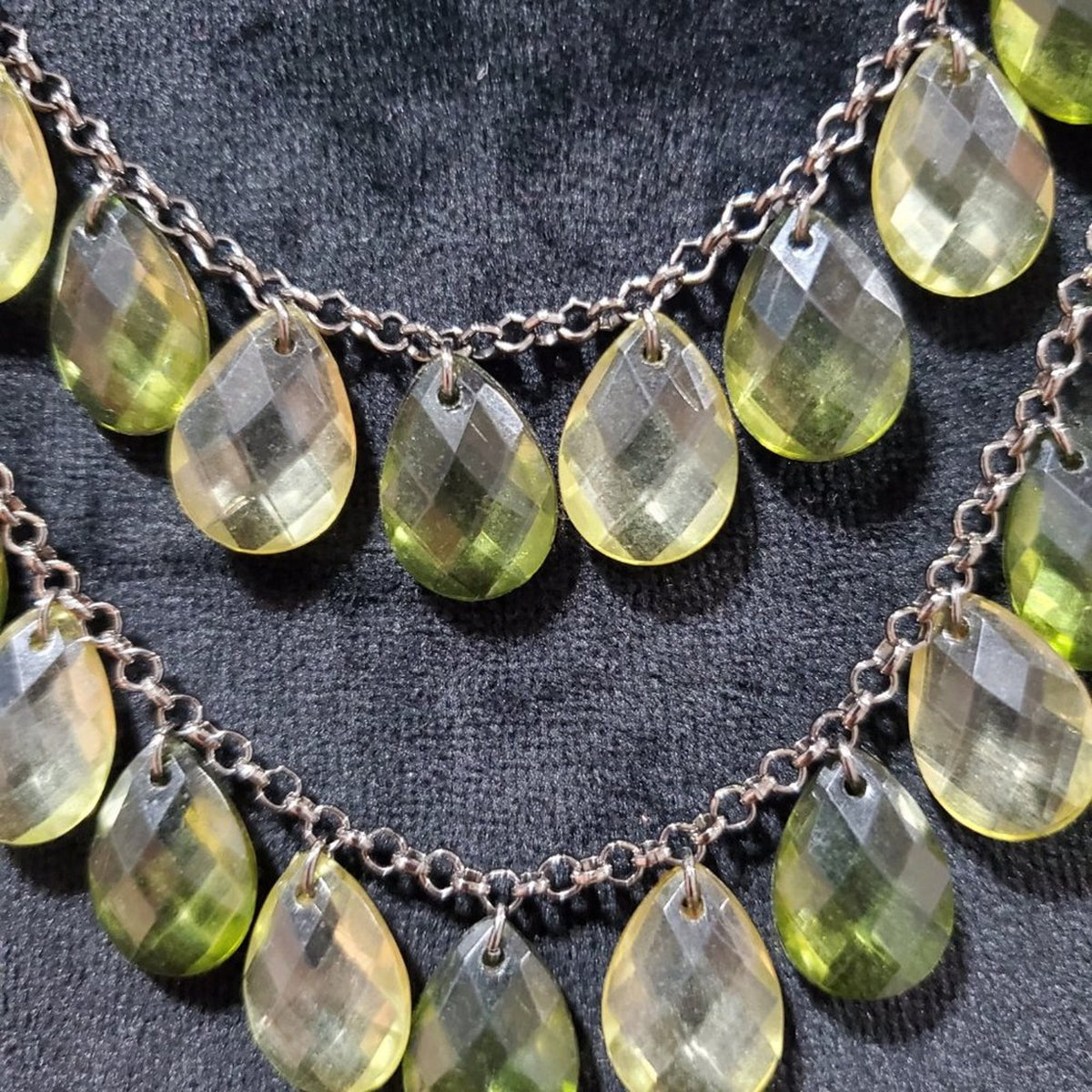 Women's Green Water Drop Charm Beaded Chain Pendant Necklace