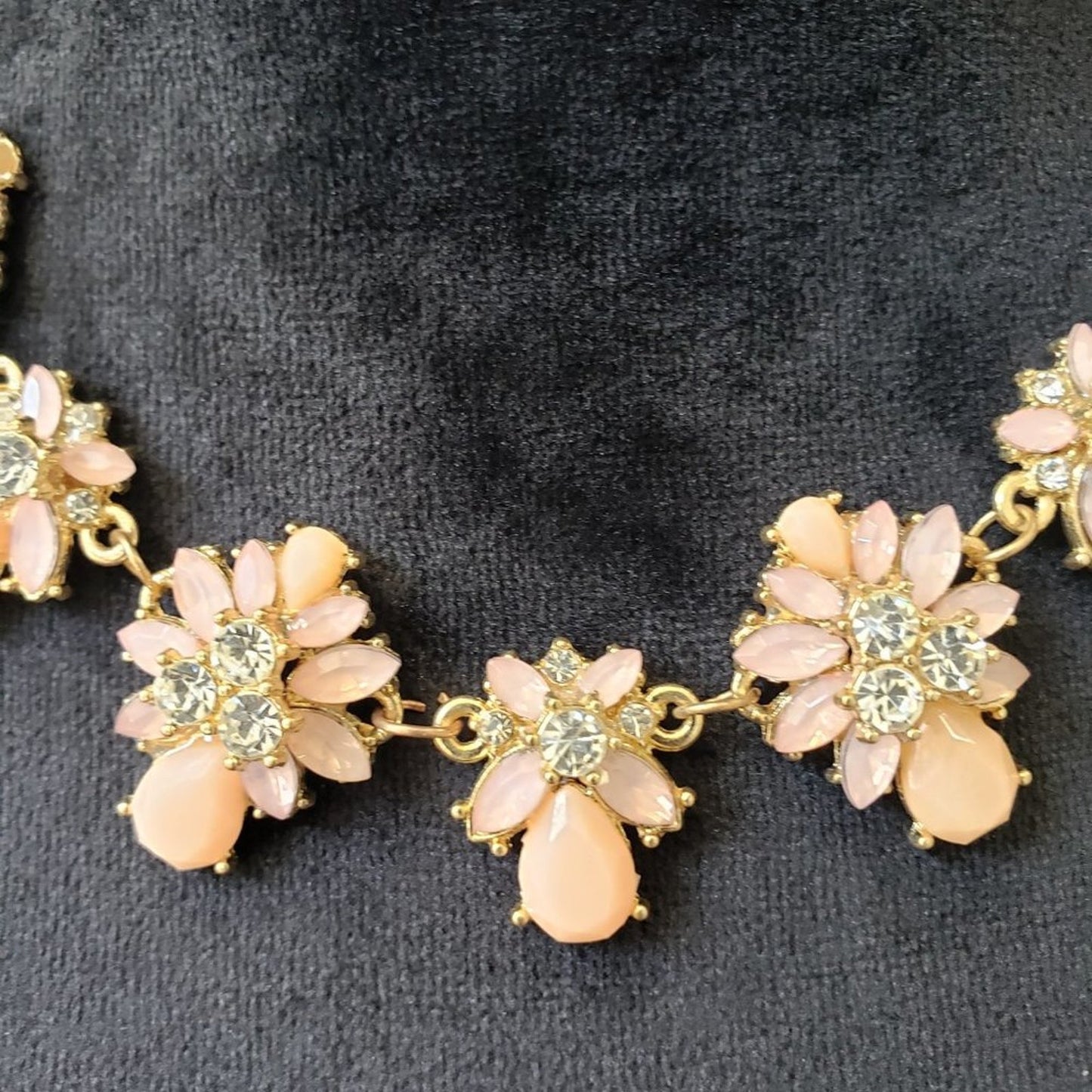 Womens Fashions Pink Gold Flowers Gemstone Collar Necklace with Lobster Clasp