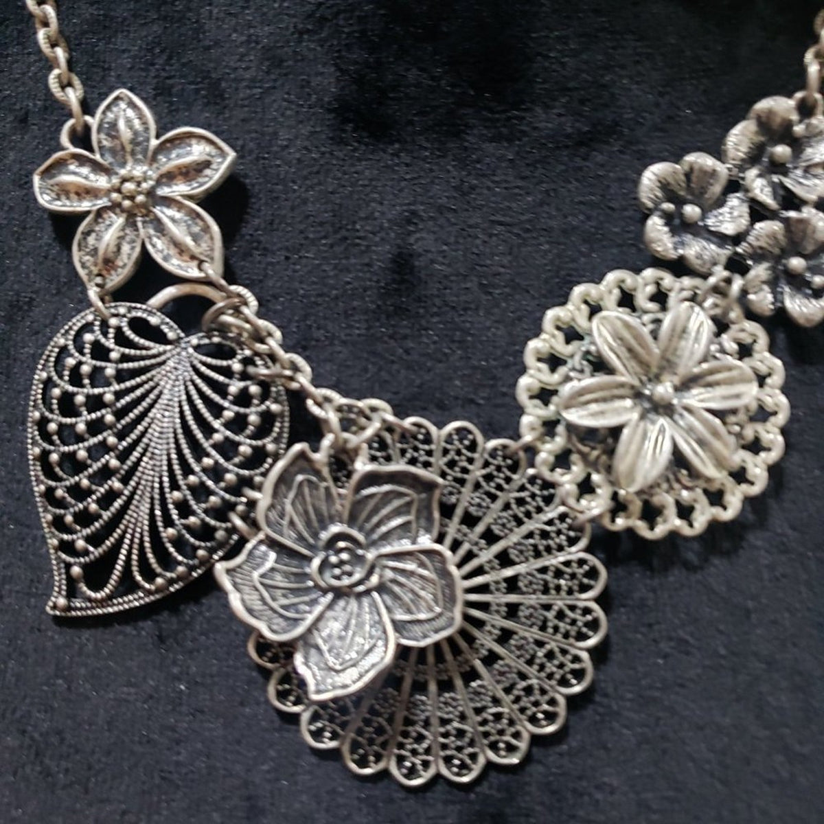 Womens Layered Silver Tone Flower Leaves Botanical Statement Necklace
