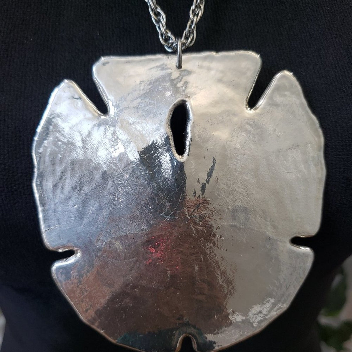 Womens Fashion Sand Dollar Pendant Pewter Necklace with Lobster Clasp