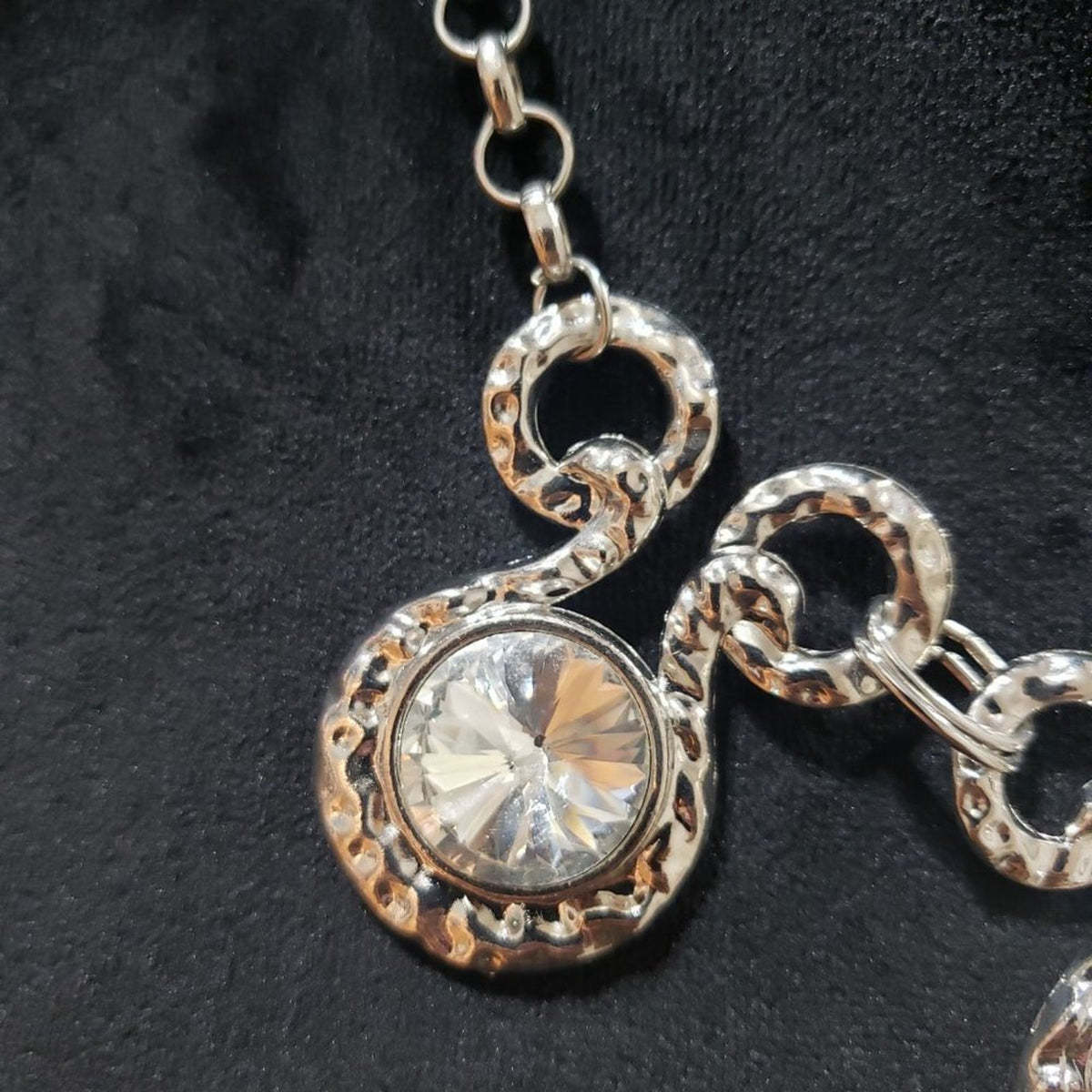 Womens Fashion Silver Hypnotized Glass Stones Collar Necklace with Lobster Clasp