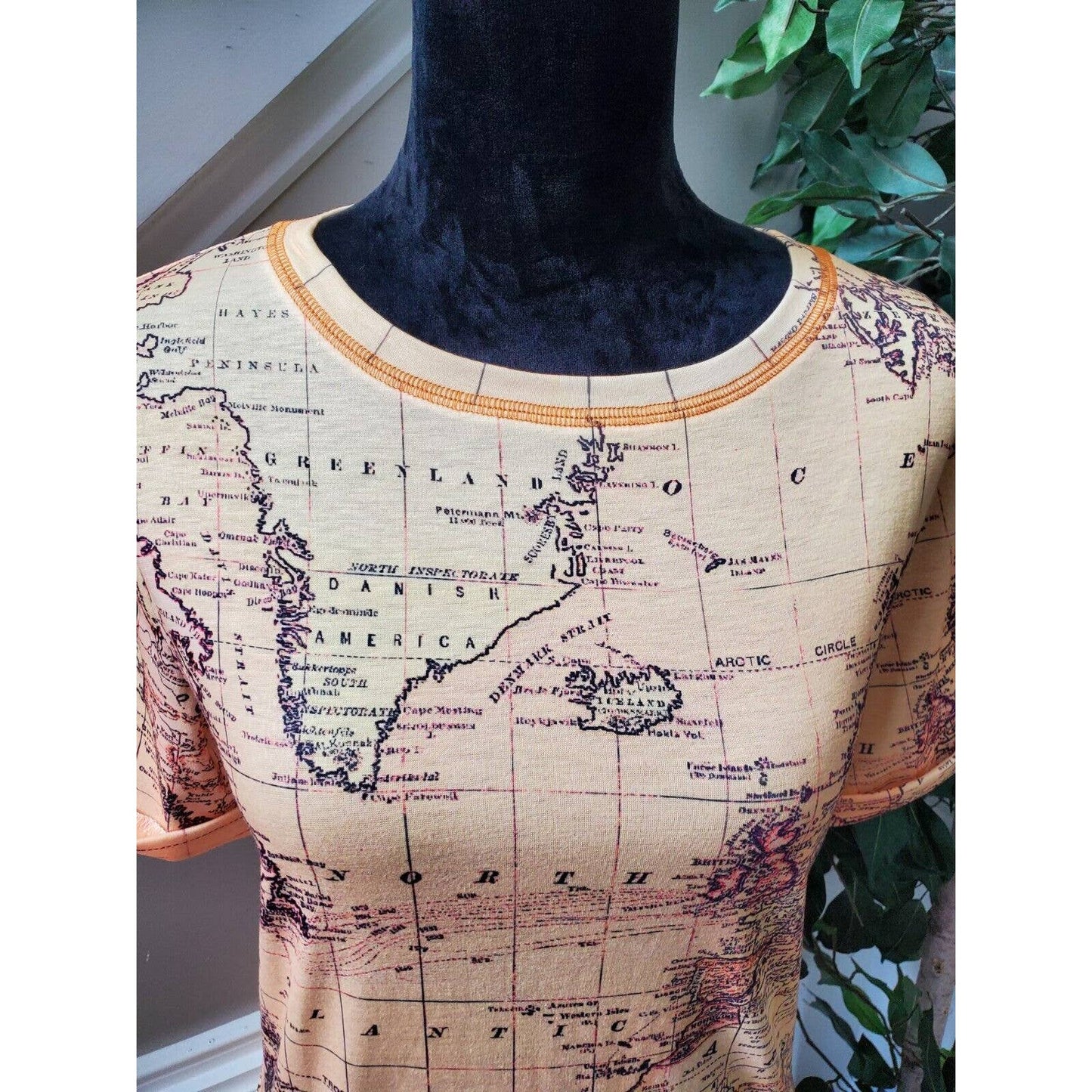 SHEIN Women Beige Map Polyester Crew Neck Short Sleeve Casual Top Shirt Small