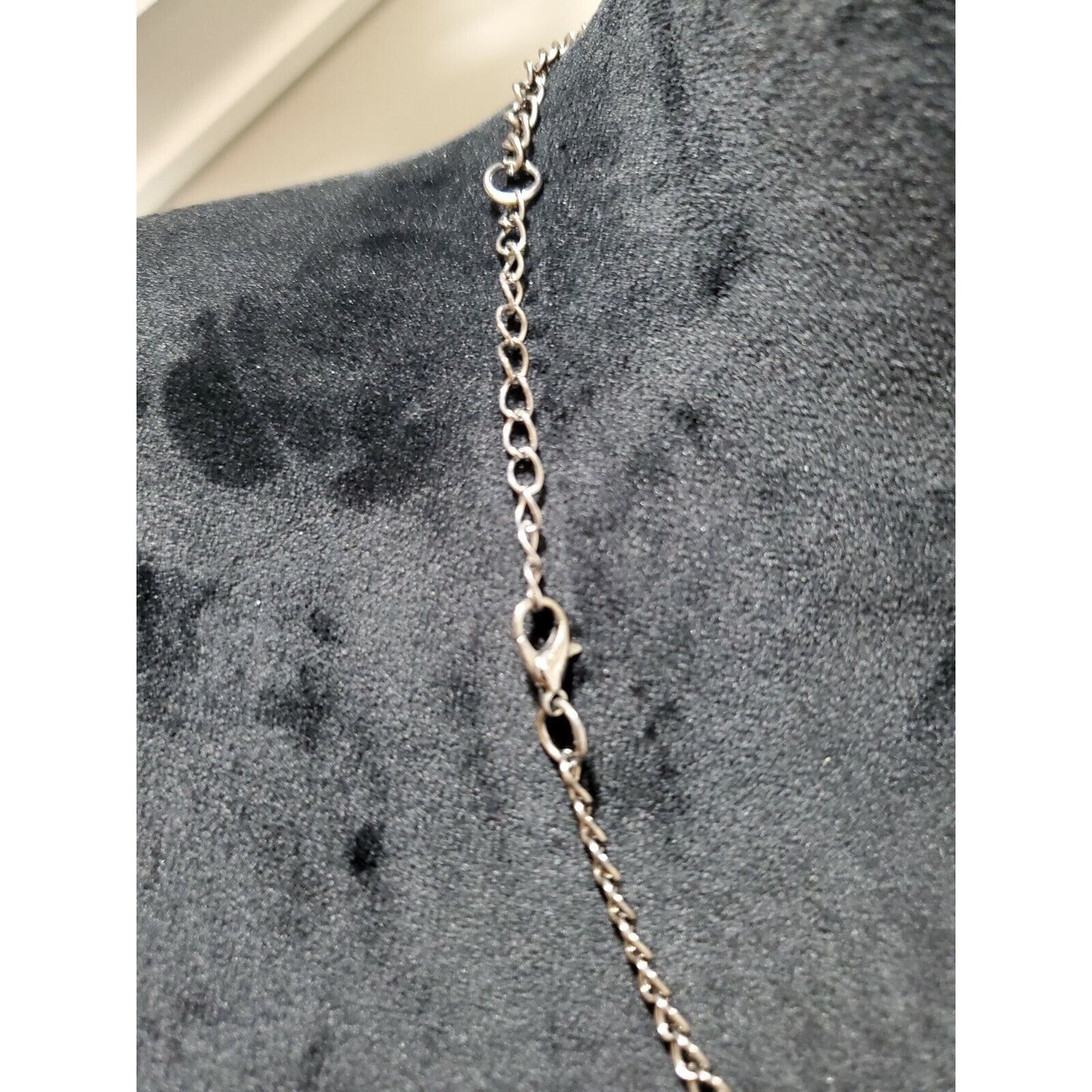Western White Floral Stylish Choker Necklace