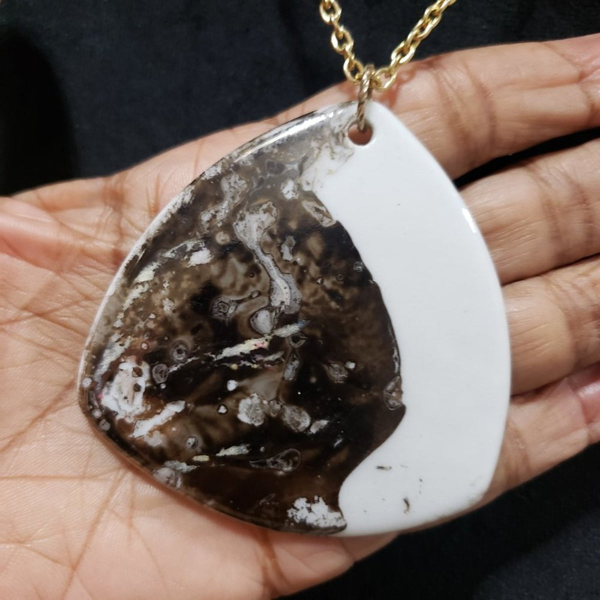 Madagascar Shell Teardrop Pendant Edged Gold Tone Monet Chain Necklace