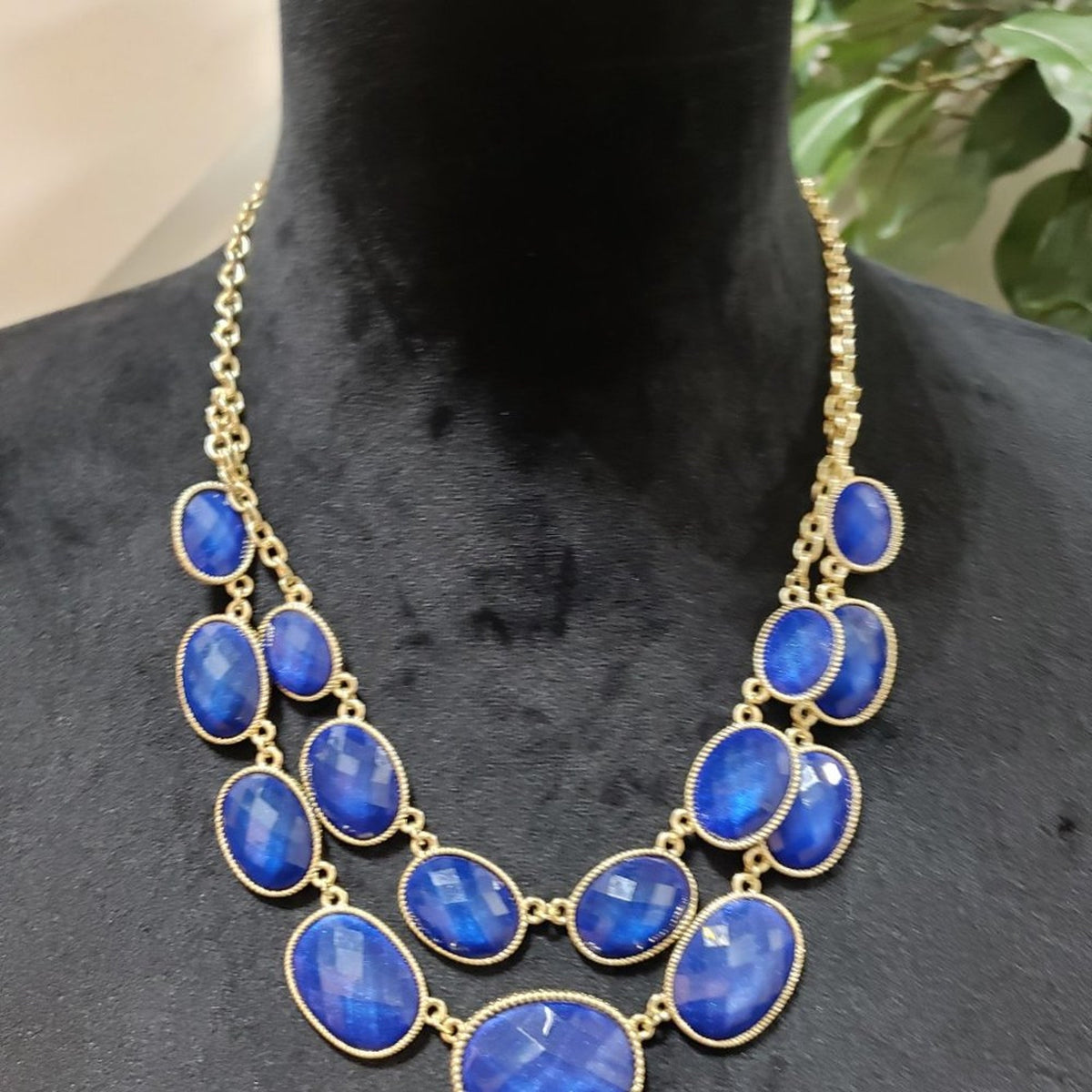 Womens Fashion Gold Tone Blue Cabochon Stone Colored Necklace with Lobster Clasp