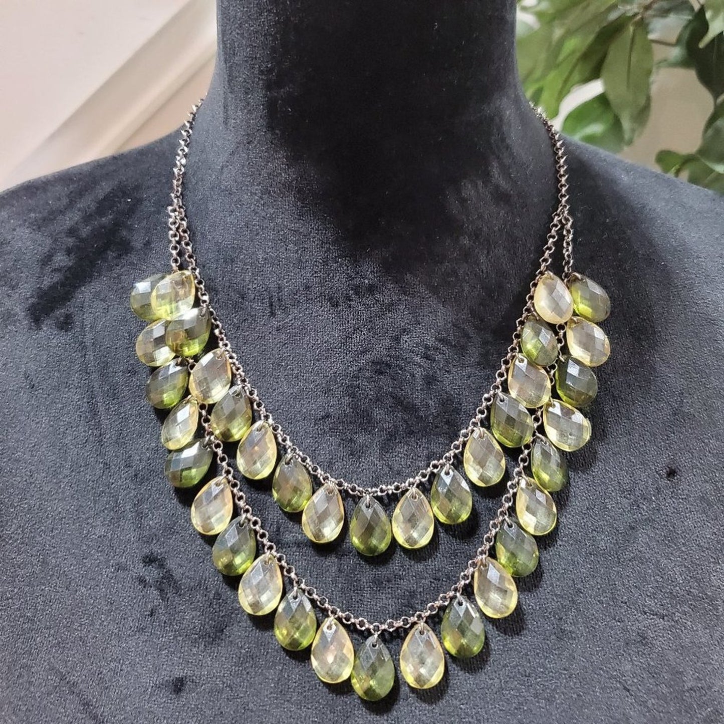 Women's Green Water Drop Charm Beaded Chain Pendant Necklace