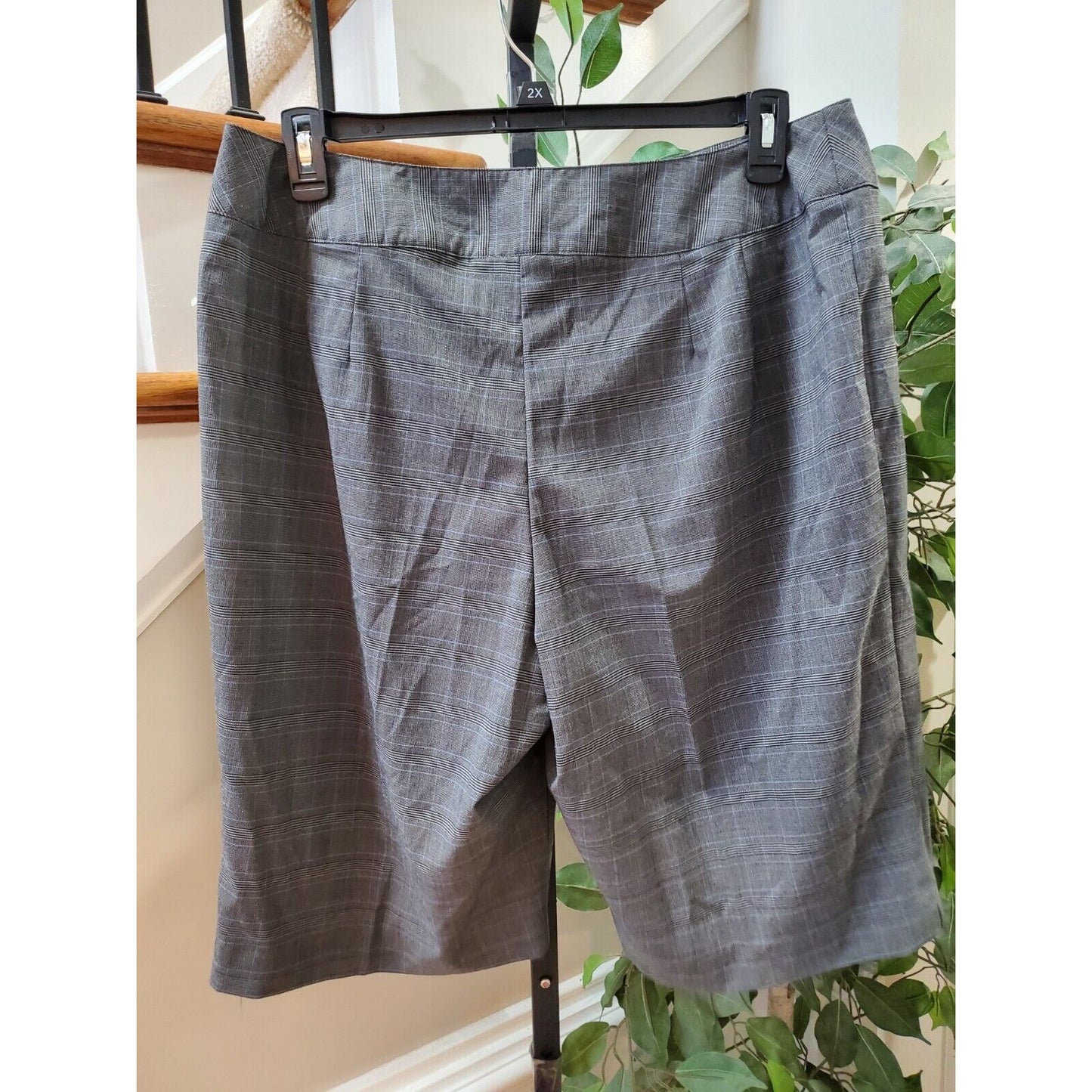 Pantology Women's Gray Plaid Polyester Pull On Mid Rise Casual Shorts Size 18W