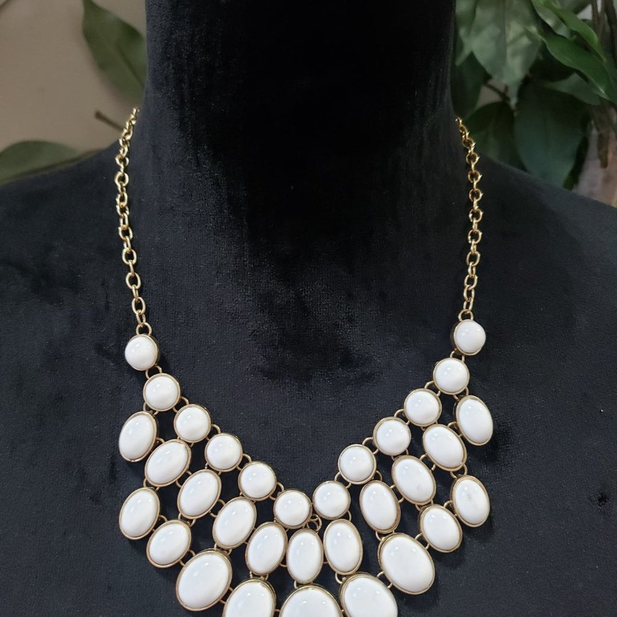 Women's White & Gold Chain Teardrop Beaded Stylish Statement Fashion Necklace