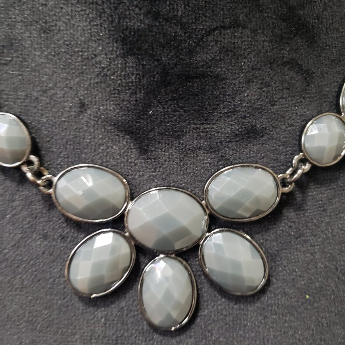 Women's Vintage Gray/Silver Tone Statement Fashion Collar Necklace