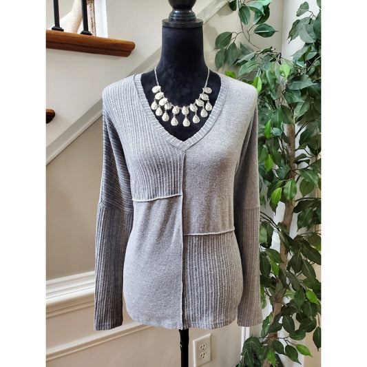 H By Bordeaux Women's Gray Polyester Long Sleeve V-Neck Pullover Knit Sweater XS