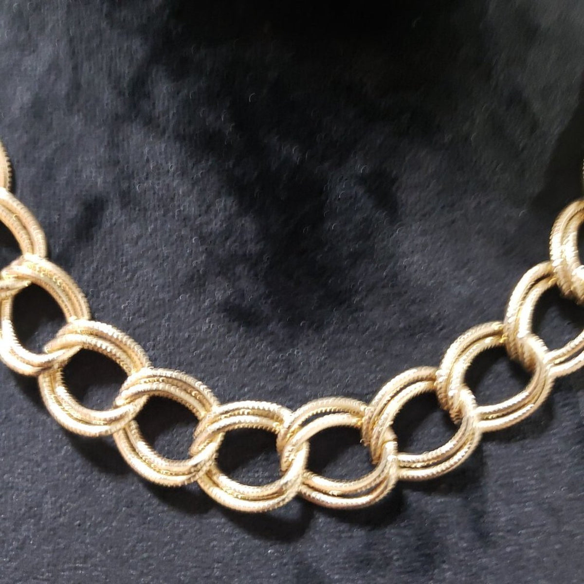 Women's Chunky Double Link Textured Gold Tone Classic Look Necklace