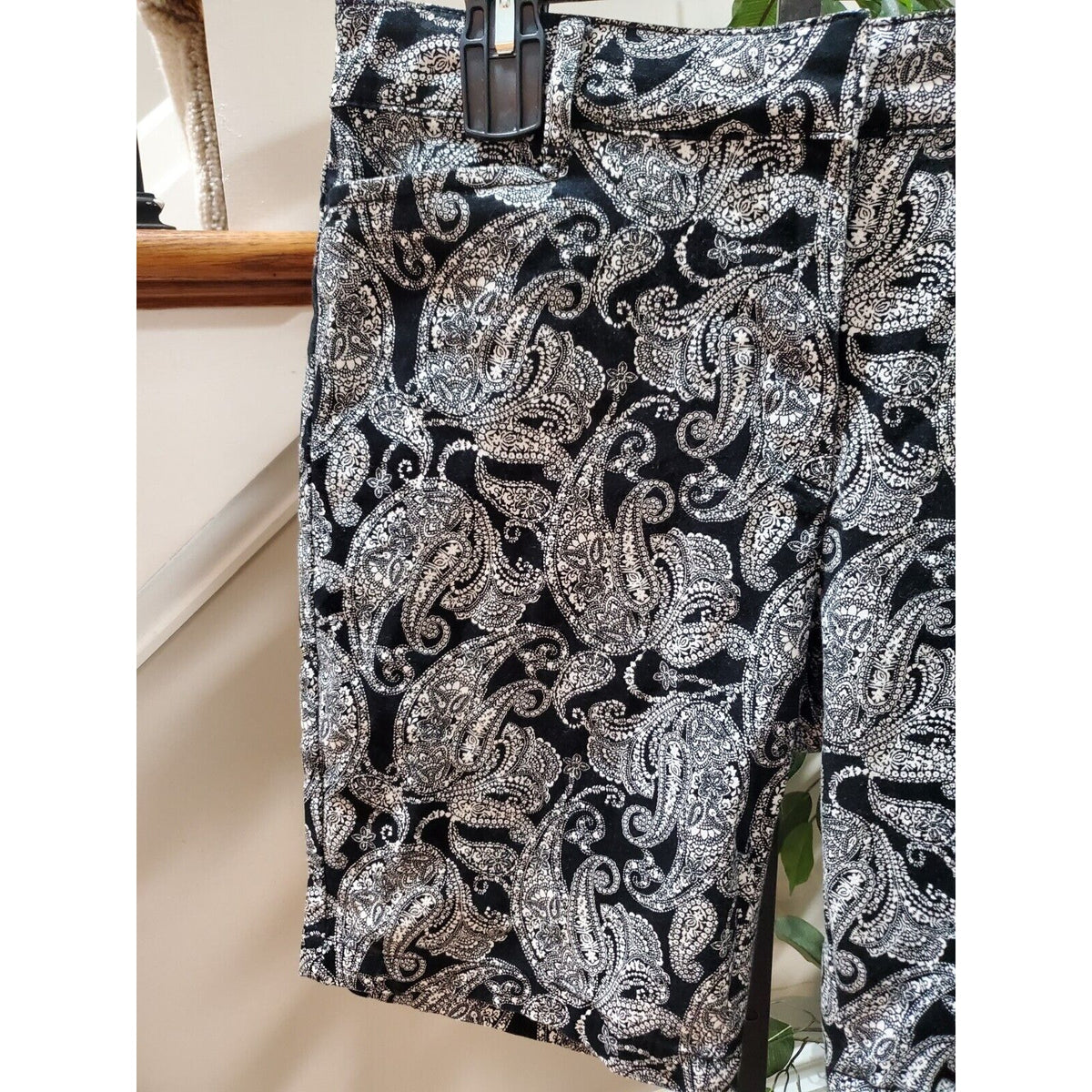 Basic Editions Women's Black & White Paisley Cotton Walking Casual Short Size S