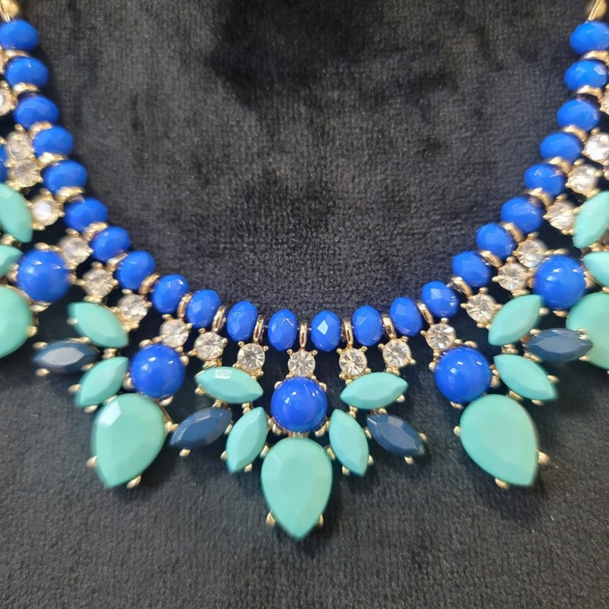 Women's Blue & Clear Teardrop Cluster Stylish Fashion Necklace