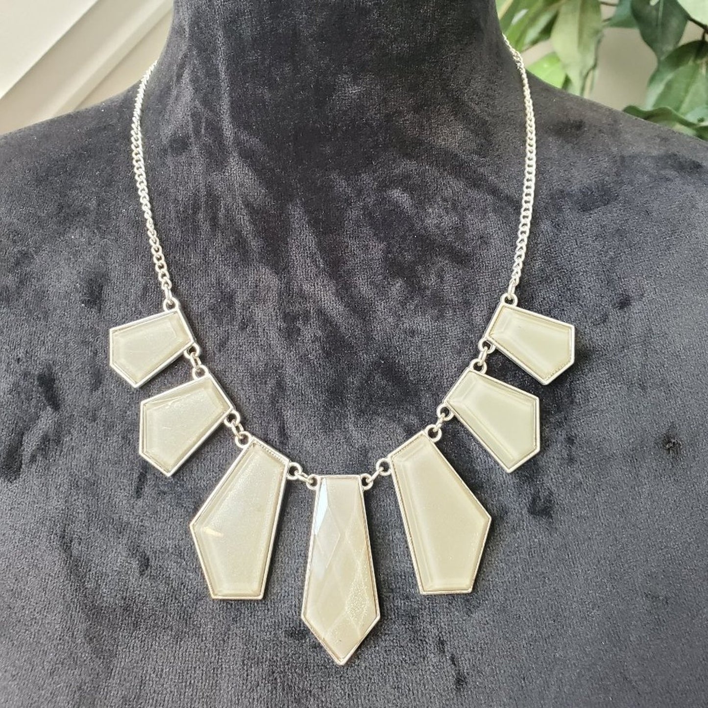 House of Harlow Inspired Women's Classic Taupe Bib Geometric Choker Necklace