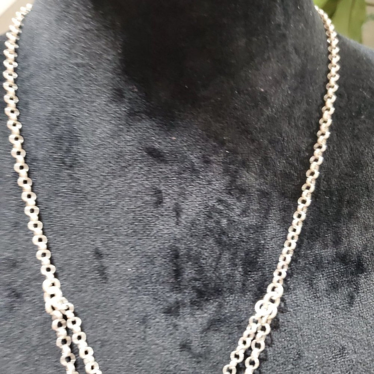 Lucky Brand Antique Silver Tone Green Stone Four Leaf Clover Cluster Necklace