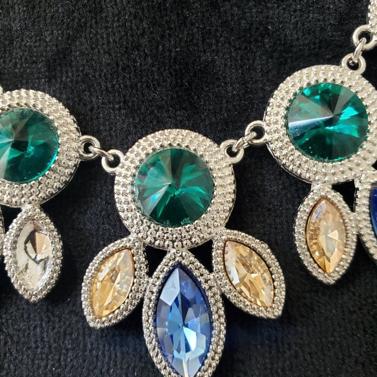 Women's Silver Blue Stones Chunky Statement Fashion Jewelry Necklace
