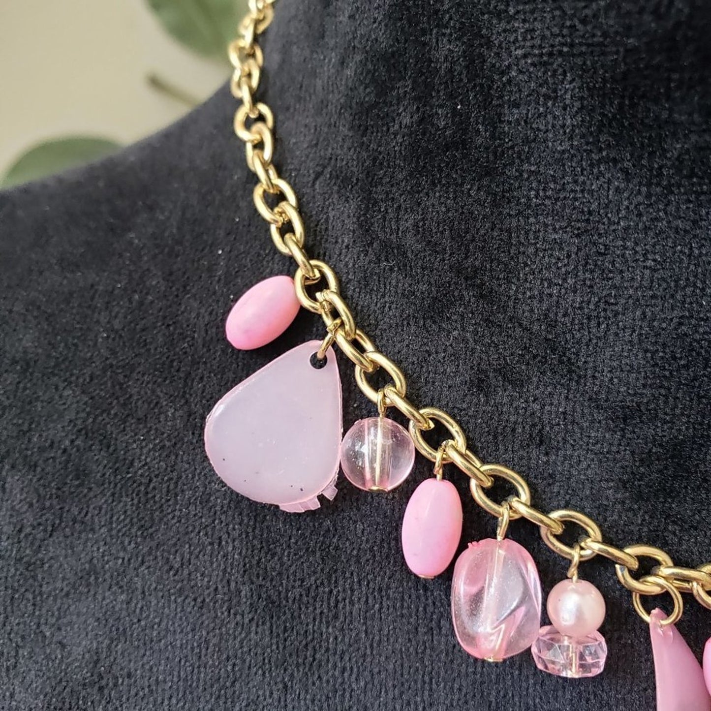 Womens Fashions Pink Glass Beaded Gemstone Collar Necklace with Lobster Clasp