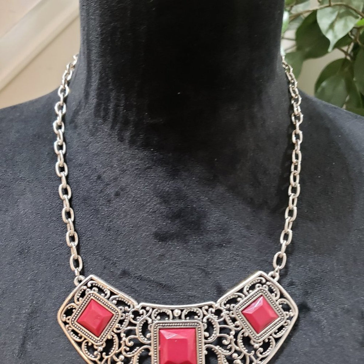 Womens Beautiful Paparazzi Feeling Inde-Pendant Necklace with Lobster Clasp