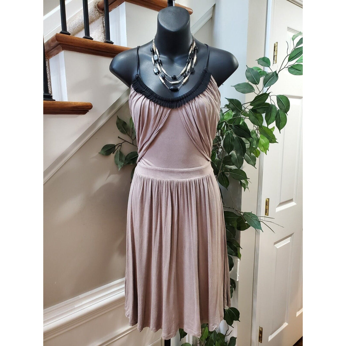 BCBGeneration Women's Beige Scoop Neck Sleeveless Knee Length Dress Size Medium