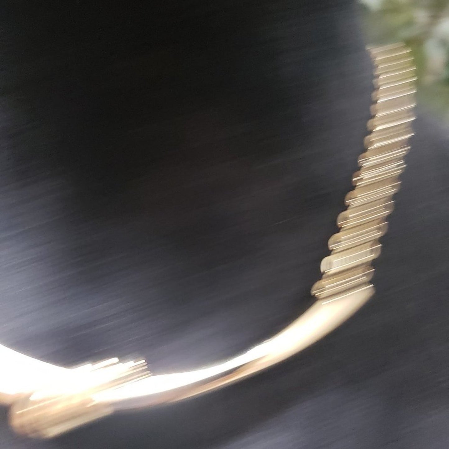The Limited Women's Goldtone Knot Curved Bar Necklace NWT