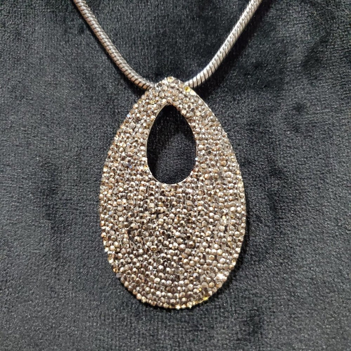 Chico’s Womens Silver Tone Rhinestone Loen Oval Necklace