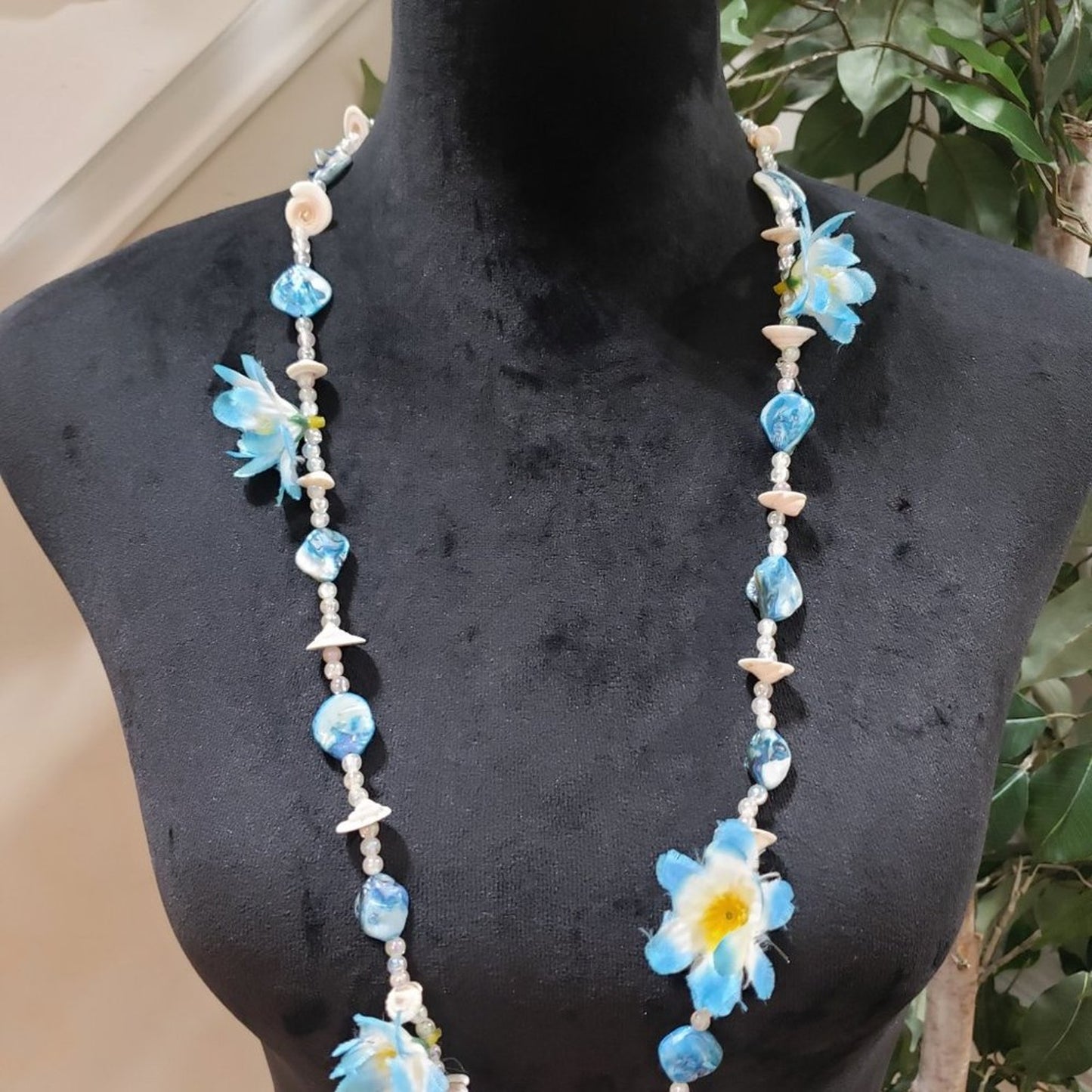 Womens Fashion Faux Pearl, Soft Shell, Flower Beaded Teardrop Necklace