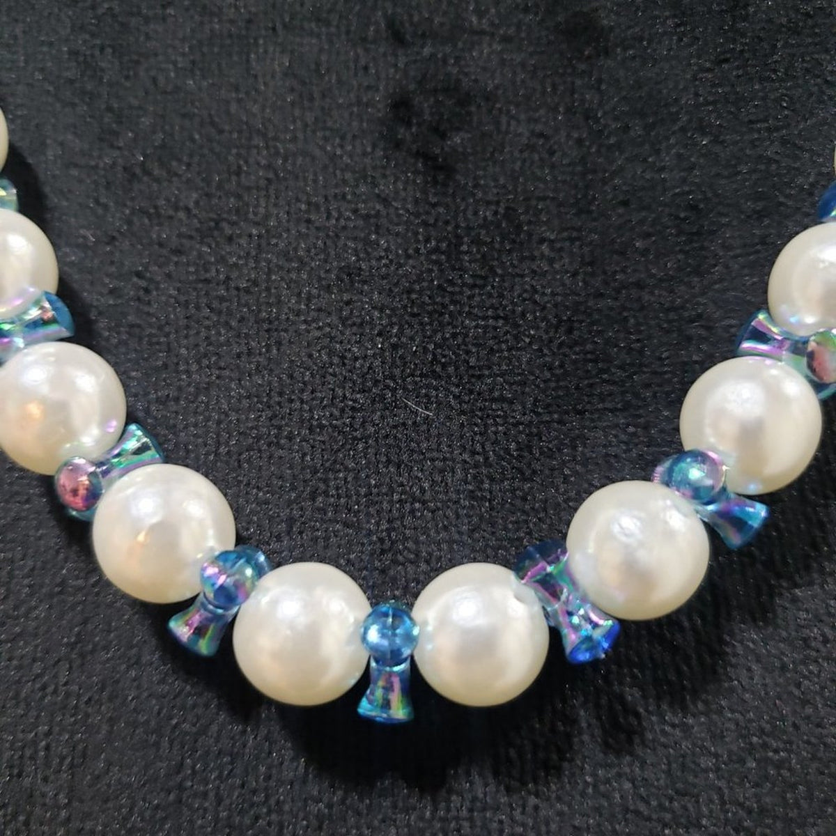 Women's White Pearl Round Shape Beaded Statement Fashion Necklace