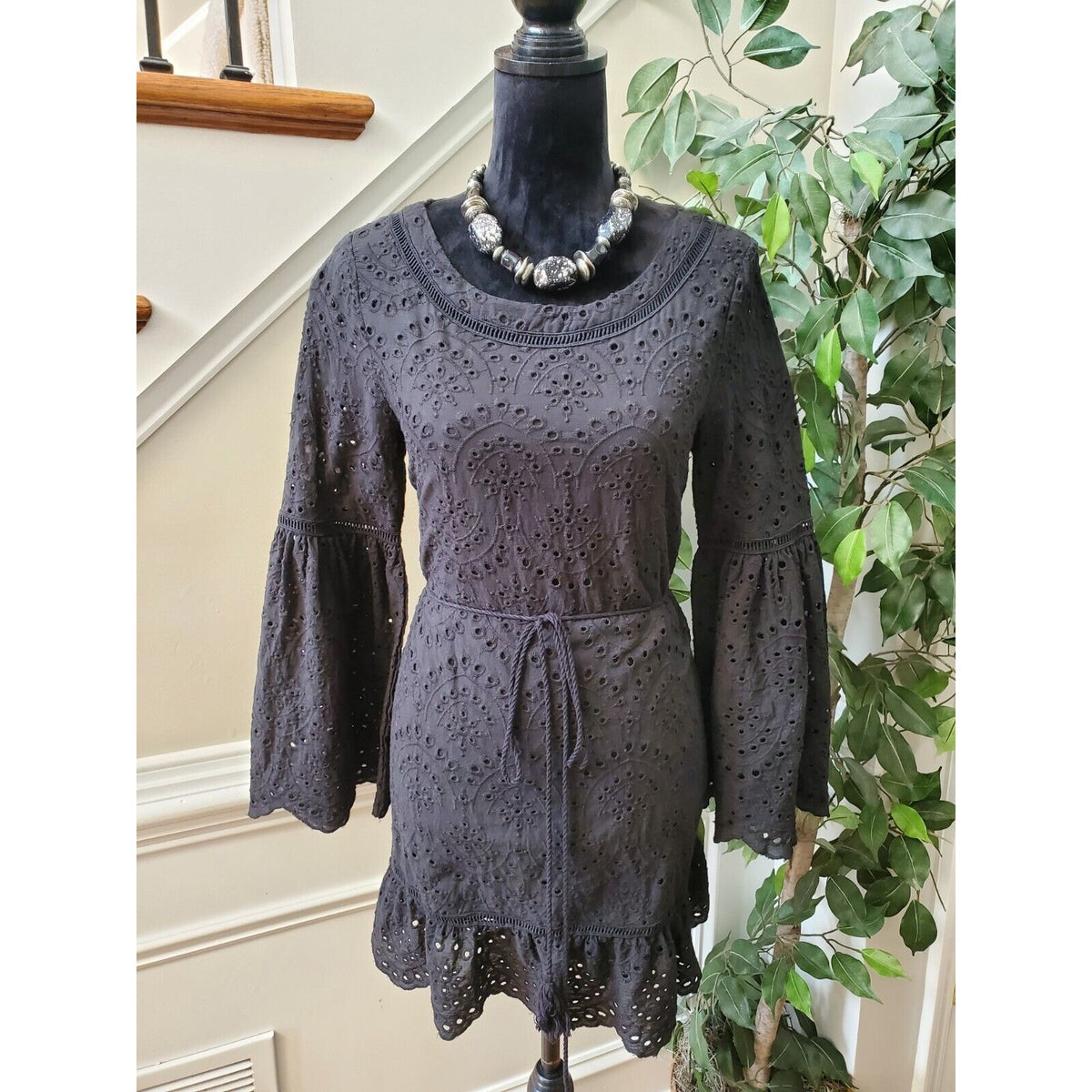 Cupcakes And Cashmere Ruben Eyelet Black Round Neck Long Sleeve Knee Length S