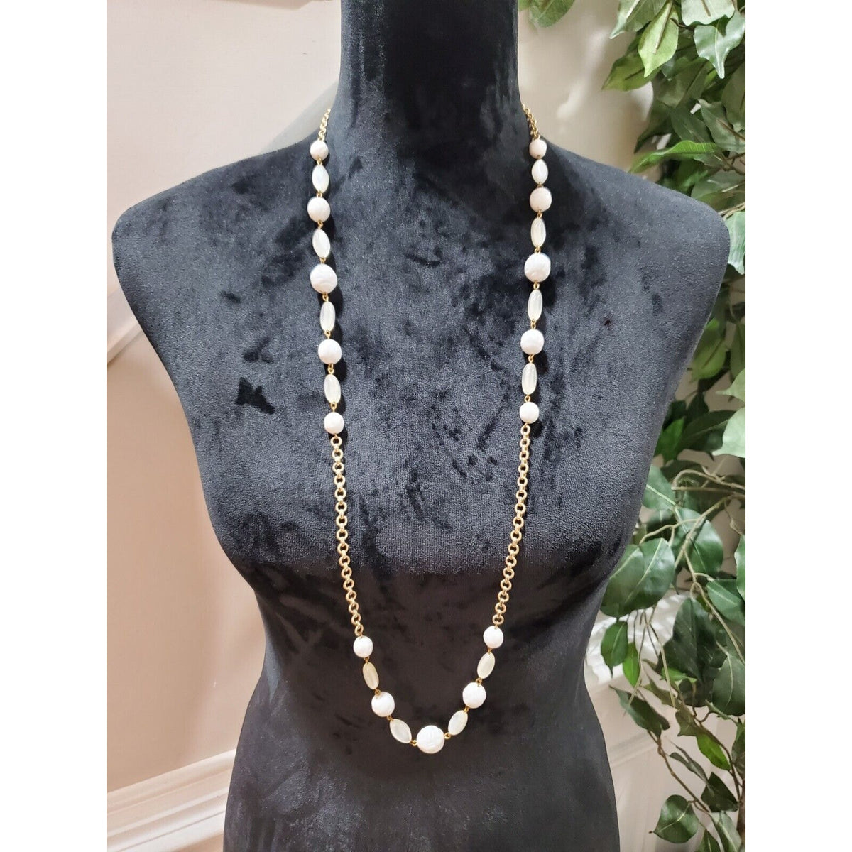 Women's Jumper Golden Eggshell Long Pearl Business Wear Stylish Necklace