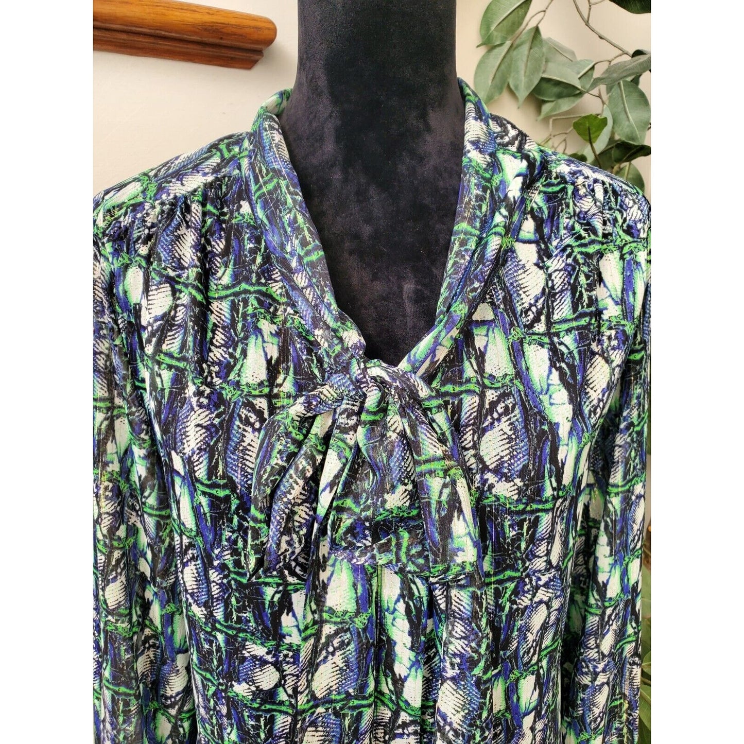 Liz Claiborne Women's Multicolor Rayon V-Neck Long Sleeve Casual Top Blouse 2X
