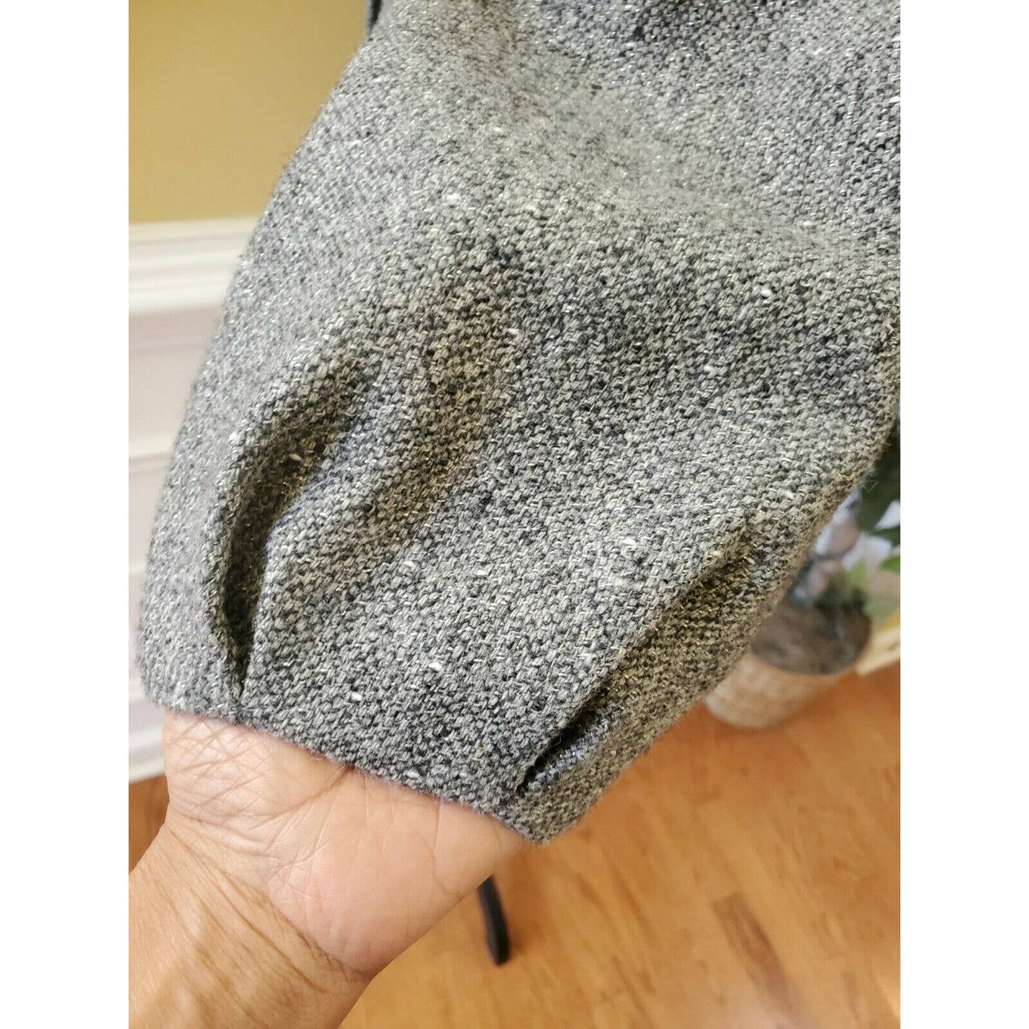 CC Club Original Women's Career Gray Wool Blend Blazer. Fits a Small