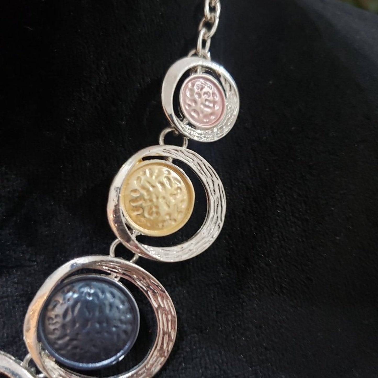 Womens Fashionable Zinc Alloy Round Decor Charm Necklace w/ Lobster Clasp
