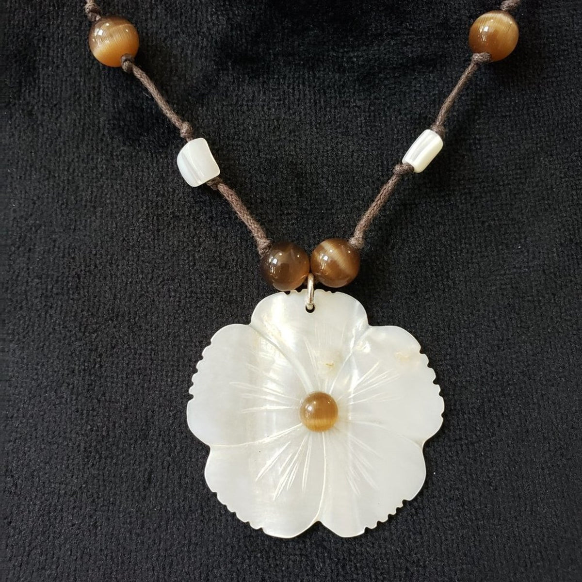Womens Fashions Multicolor Beaded Flowers Pendant Necklace with Lobster Clasp