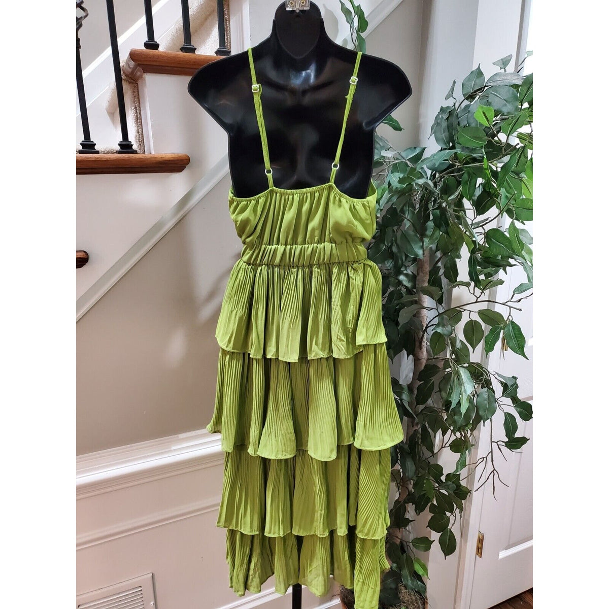 Women Sleeveless Pleated Layered Ruffled Summer Beach V-Neck Long Tiered Dress S