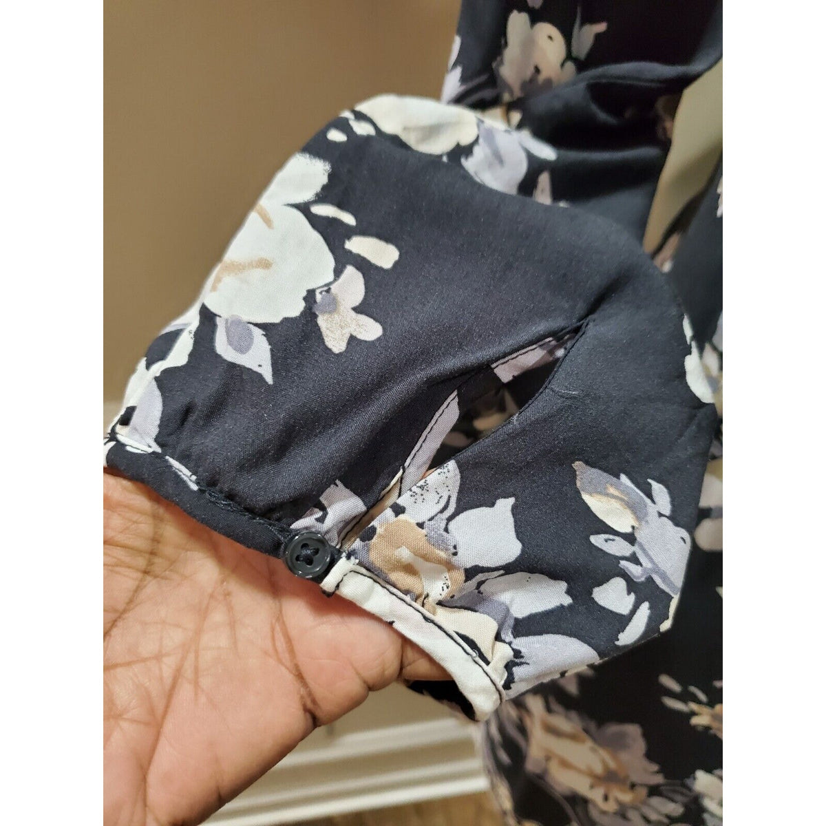 Old Navy Women's Black Floral Rayon Round Neck Long Sleeve Knee Length Dress M