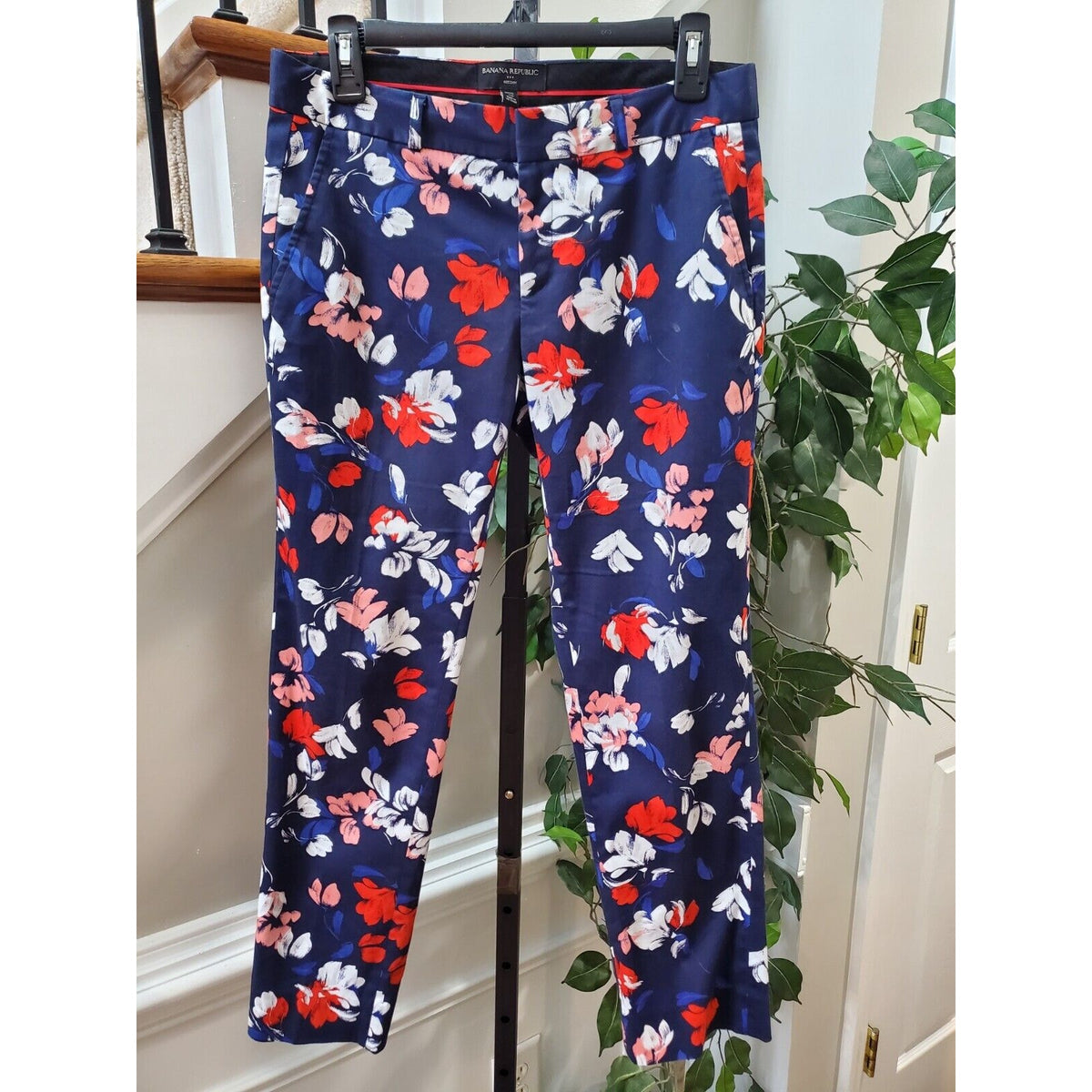Banana Republic Women's Blue Floral Casual High Rise Straight Leg Pants Size 4