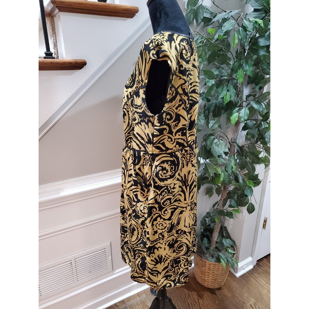 Lane Bryant Women's Yellow Sweetheart Neck Sleeveless Knee Length Dress Size 18