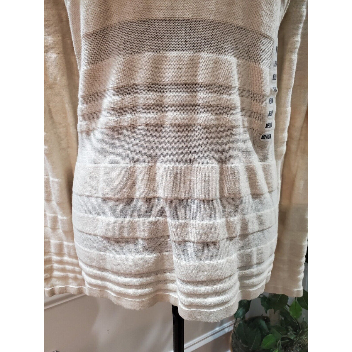 Eight Eight Eight Women's Beige Round Neck Long Sleeve Pullover Knit Sweater M