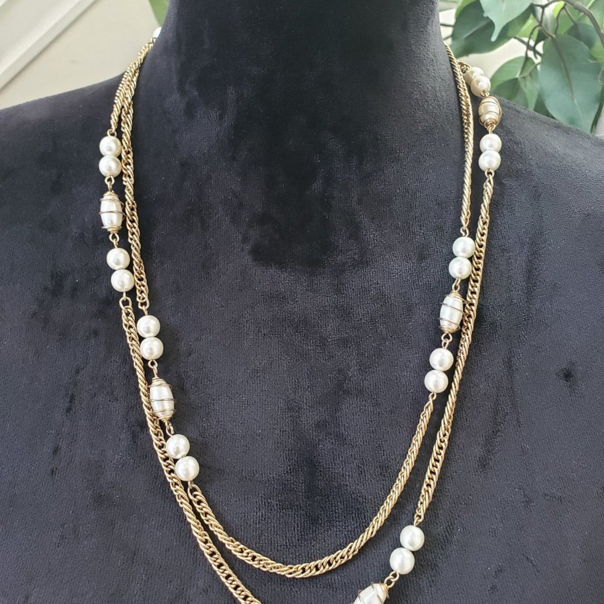 Vintage Sarah Coventry Women's Faux Pearl Bead Gold Tone Long Chain Necklace