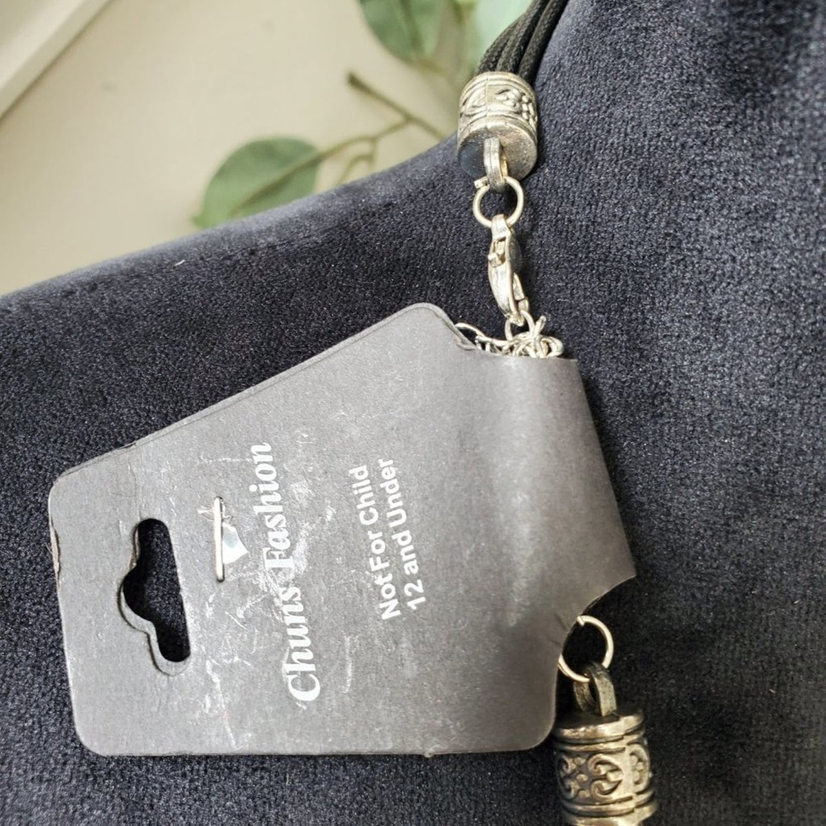 Chuns Fashion Women's Black & Silver with Lobster Clasp Fashion Necklace