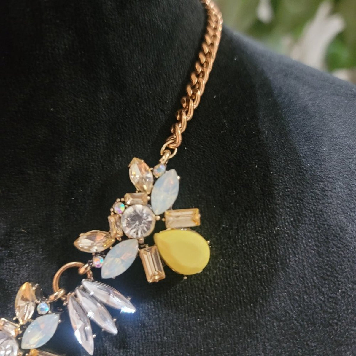 Women's Vintage Bohemian Flower Beaded Bib Choker Statement Necklace Jewelry