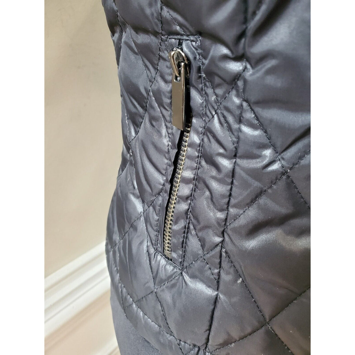 Cache Womens Black Fur 100% Nylon Sleeveless Full Zipper Casual Vest Size Small