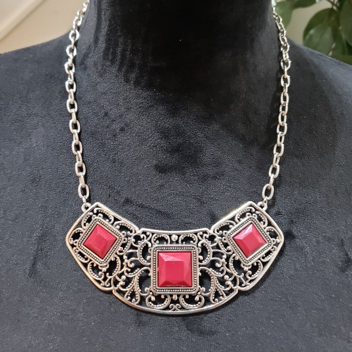 Womens Beautiful Paparazzi Feeling Inde-Pendant Necklace with Lobster Clasp