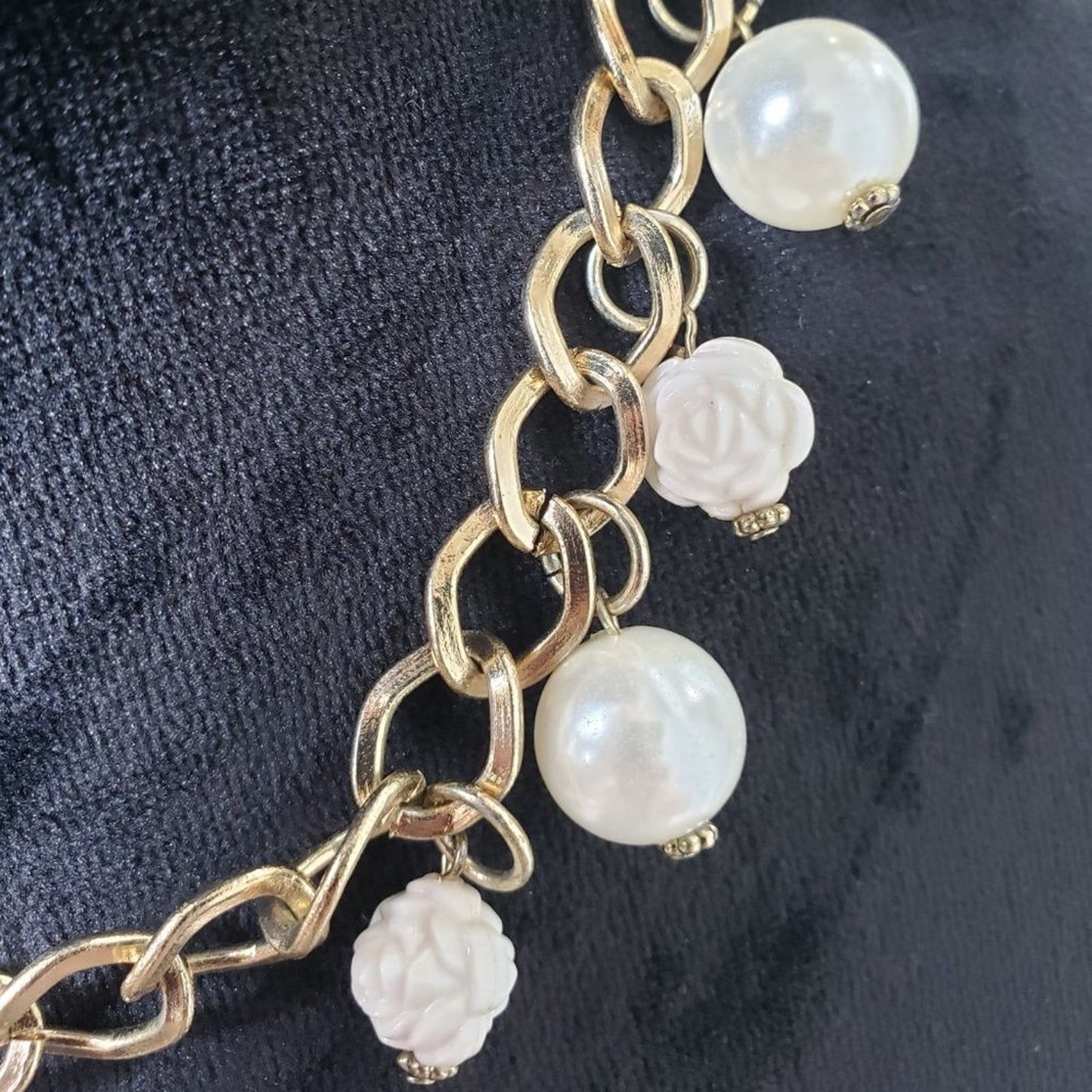 Womens Fashion Round Pearl Beads White Flower Gold Tone Heart Pendant Necklace