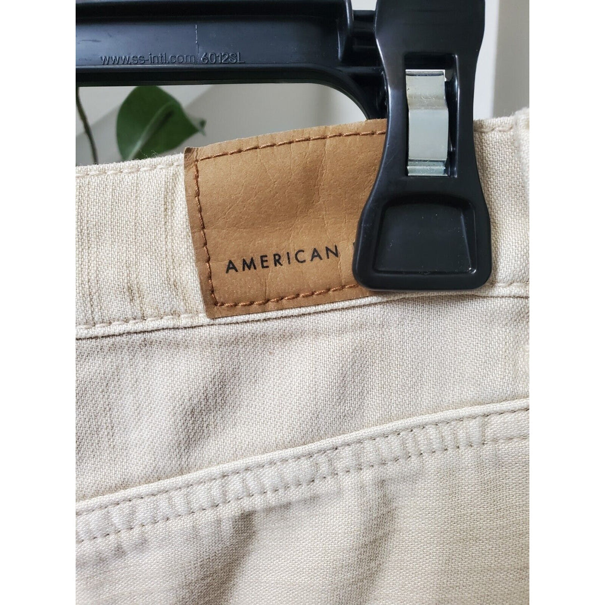 American Eagle Outfitters Womens Beige Solid Cotton High Rise Mom Shorts Size 4