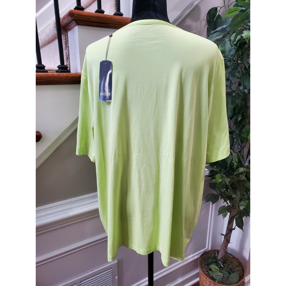 Bloomingdale's Basler Women's Green Polyester 3/4 Sleeve Round Neck T-Shirt 46